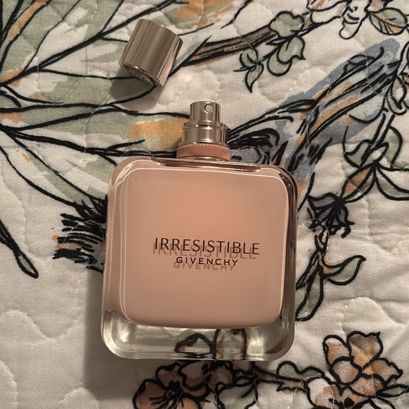 Givenchy Prefume - Picture 3 of 3